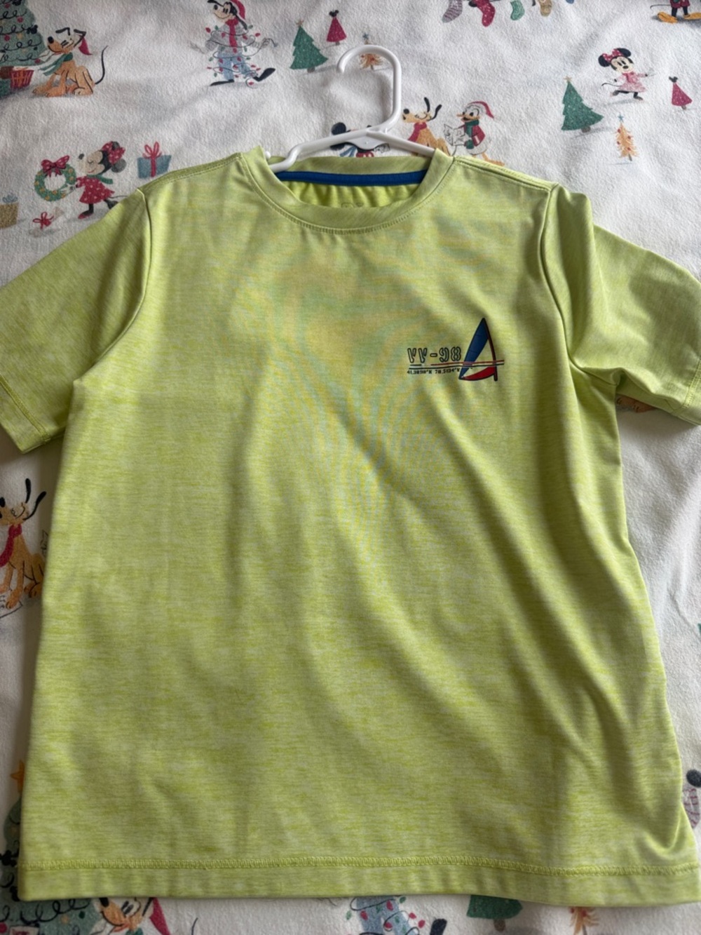 Vineyard vines performance T shirt size 6